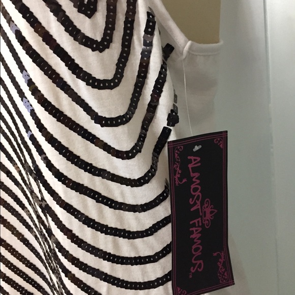 Summer top - Picture 3 of 6